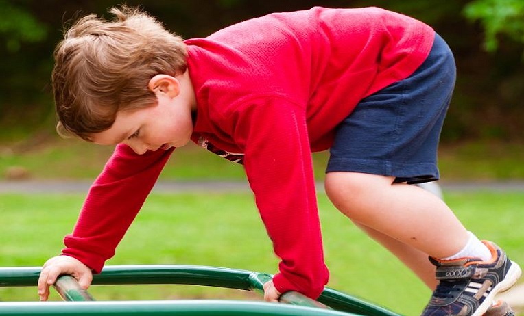 ما هي أعراض فرط الحركة عند الأطفال عمر 3 سنوات
